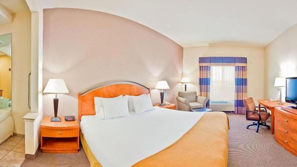 Holiday Inn Express Forest City By Ihg Εξωτερικό φωτογραφία