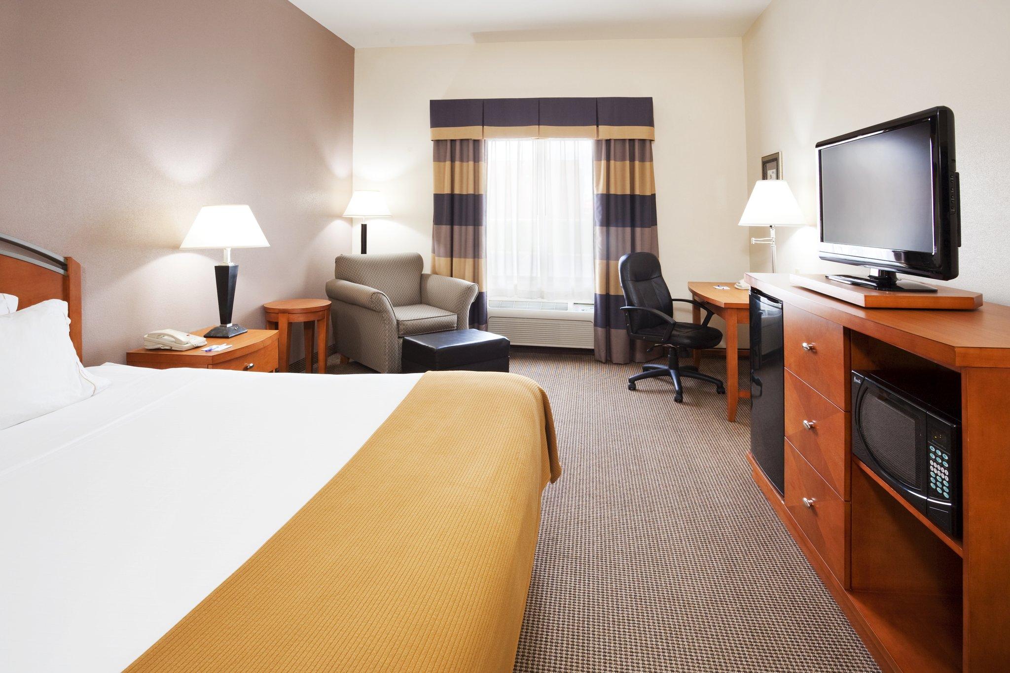 Holiday Inn Express Forest City By Ihg Εξωτερικό φωτογραφία