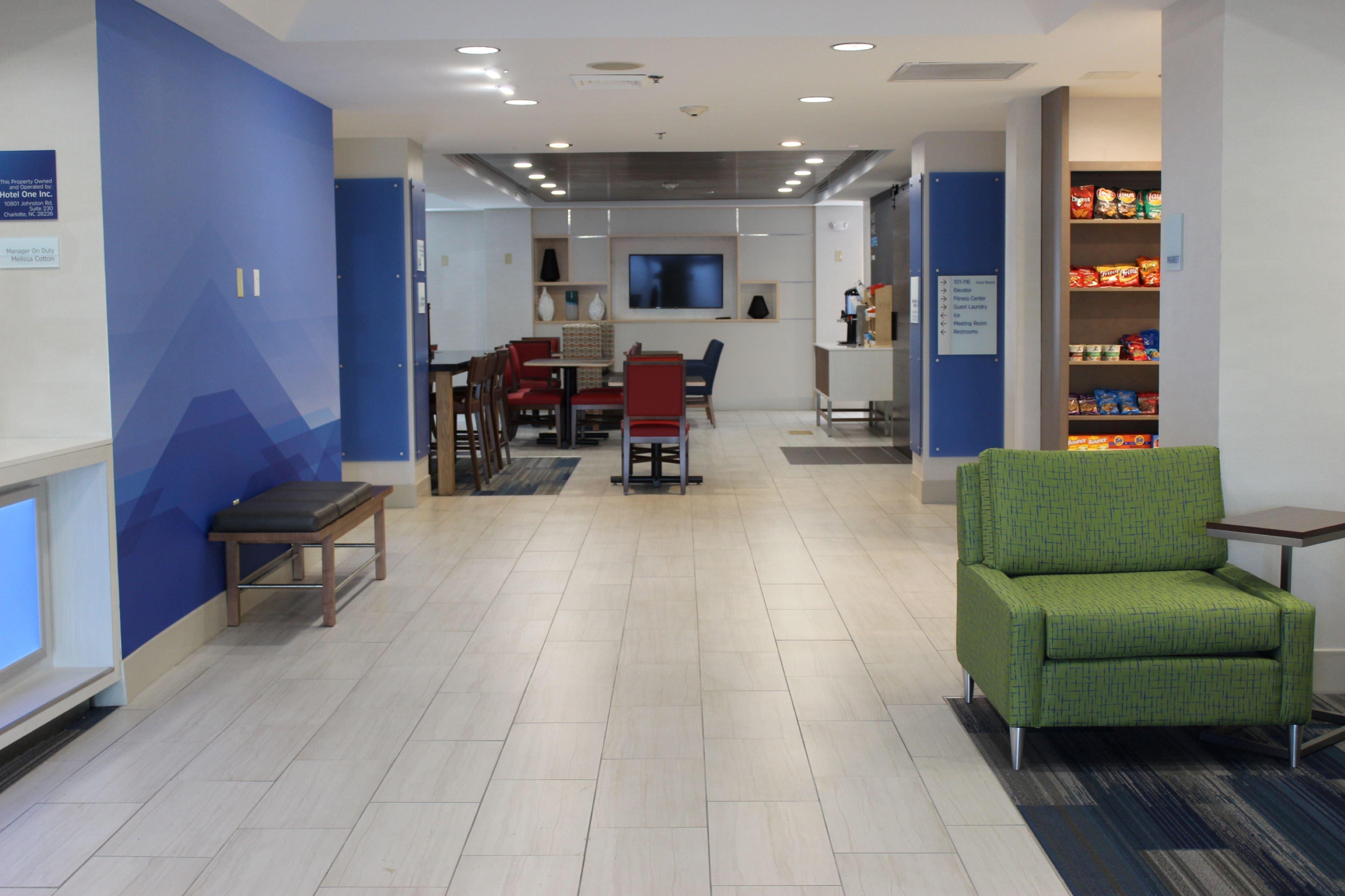 Holiday Inn Express Forest City By Ihg Εξωτερικό φωτογραφία