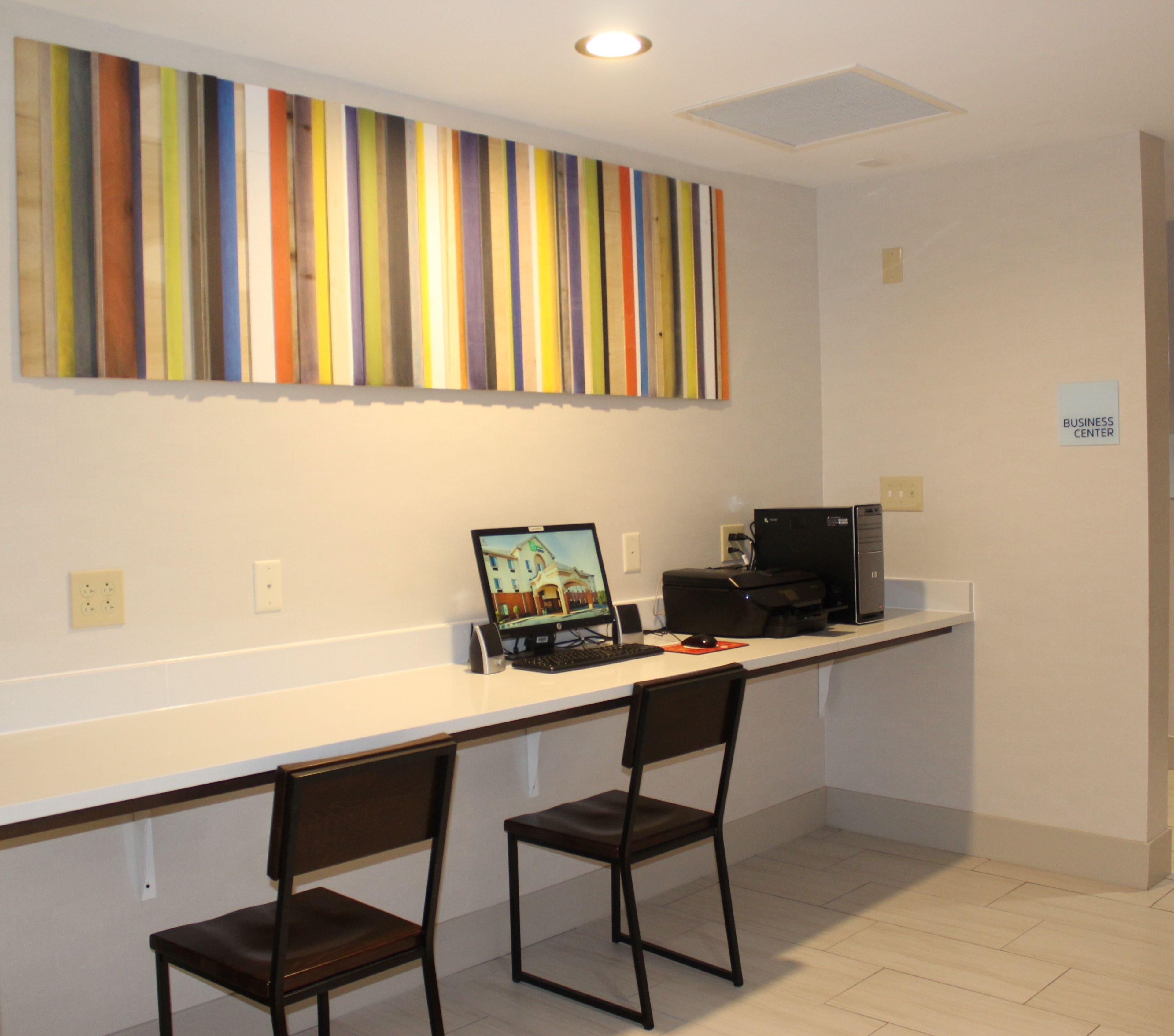 Holiday Inn Express Forest City By Ihg Εξωτερικό φωτογραφία