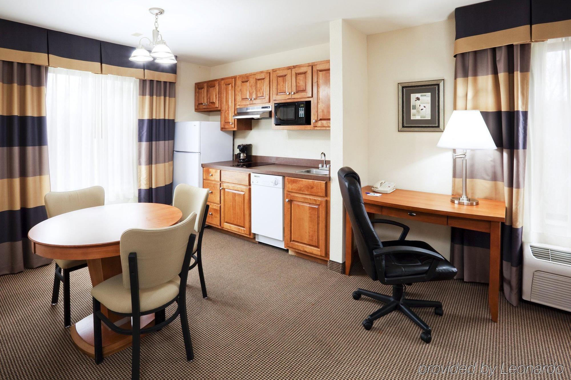 Holiday Inn Express Forest City By Ihg Εξωτερικό φωτογραφία